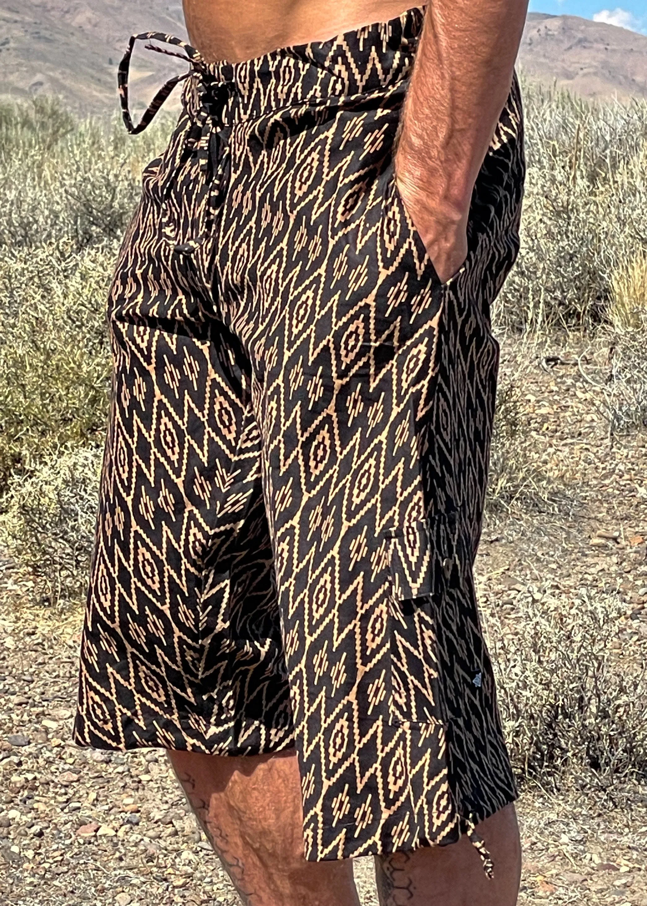 Batik Shorts -Black/Brown Diamond
