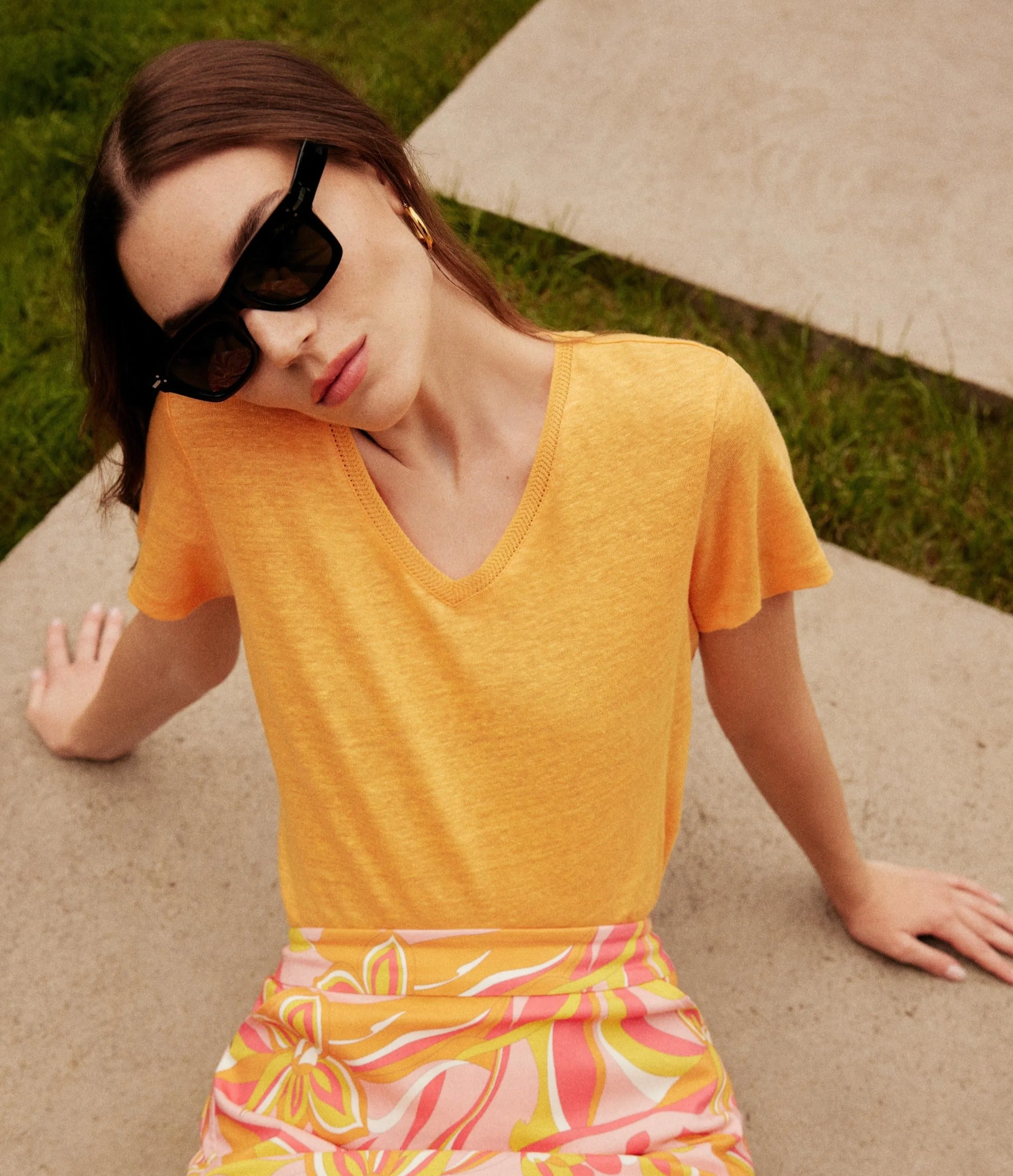 Linen V-Neck T-Shirt