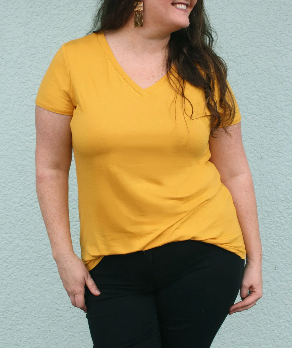 V-NECK basic tee in Mustard